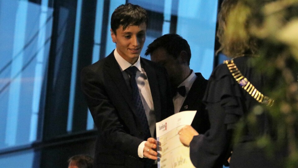 Taekwondo-utøver Daniel Hassanipour ble hedret etter bronse i World Cup og tre NM-gull i 2022. Daniel Hassanipour