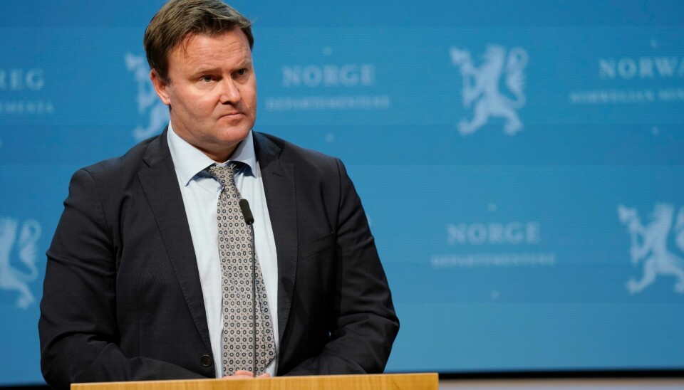 Assisterende helsedirektør Espen Nakstad håper å se en nedgang i antall innleggelser i slutten av januar. Assisterende helsedirektør Espen Nakstad håper å se en nedgang i antall innleggelser i slutten av januar.