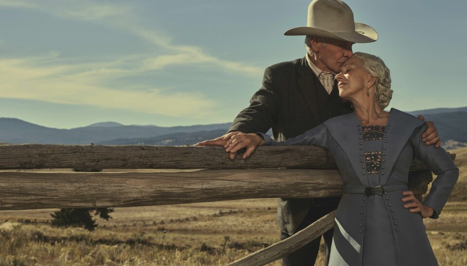 Harrison Ford og Helen Mirren spiller Jacob og Cara Dutton i den nye «Yellowstone»-krøniken «1923». Westernserien er trekkplaster på strømmeren SkyShowtime. Harrison Ford og Helen Mirren spiller Jacob og Cara Dutton i den nye «Yellowstone»-krøniken «1923». Westernserien er trekkplaster på strømmeren SkyShowtime.