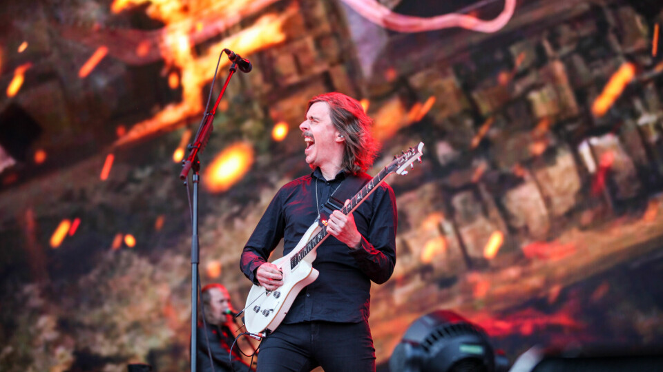 Opeth spilte på Scream-scenen på Tons of Rock, og ble mottatt som en av sjangerens største legender. Tons of Rock