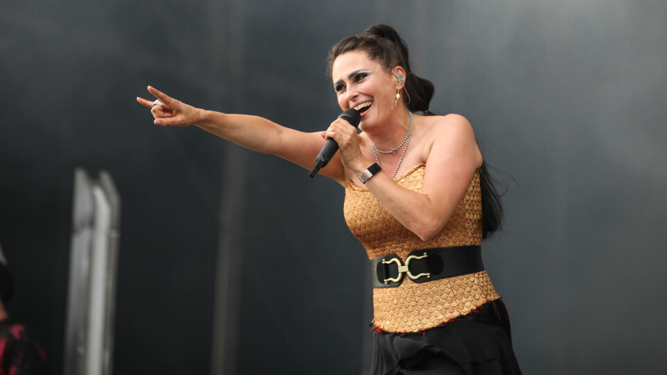 Vokalist Sharon den Adel i Within Temptation på Tons of Rock. Tons of Rock