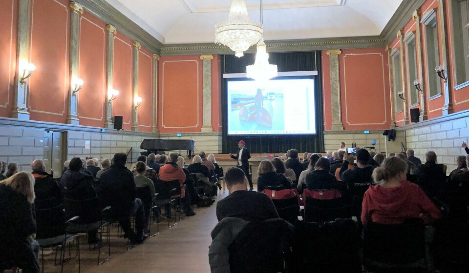 Aulaen på Fredrikstad Bibliotek var nesten full, da Neptune Network og Redd Hvalerskjærgården arrangerte folkemøte om mudringen ved Borg Havn. Folkemøte i Fredrikstad Bibliotek om mudringen ved Borg Havn