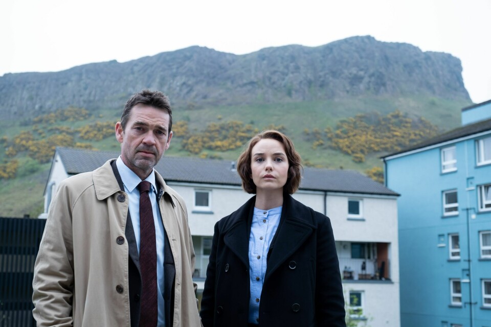 Dougray Scott har hovedrollen som etterforsker Ray Lennox. Joanna Vanderham er kollega Amanda Drummond. Dougray Scott har hovedrollen som etterforsker Ray Lennox. Joanna Vanderham er kollega Amanda Drummond.