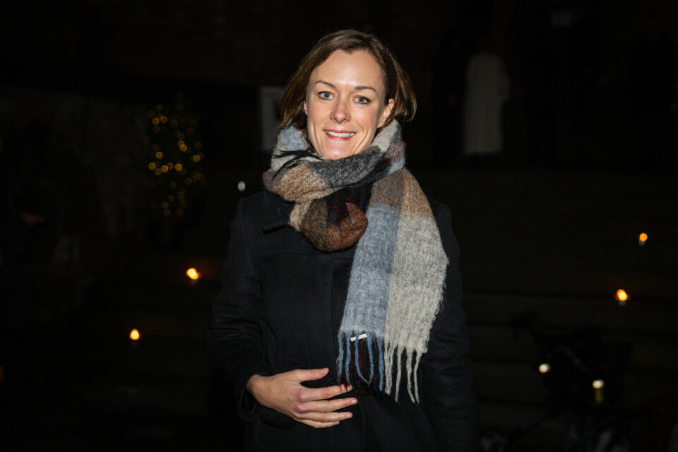 Oslo 20221201. Kultur- og likestillingsminister Anette Trettebergstuen (Ap), her under en solidaritetsmarkering under Verdens AIDS-dag Kultur- og likestillingsminister Anette Trettebergstuen gir penger til å reåpne idretten etter pandemien. Foto: Beate Oma Dahle / NTB