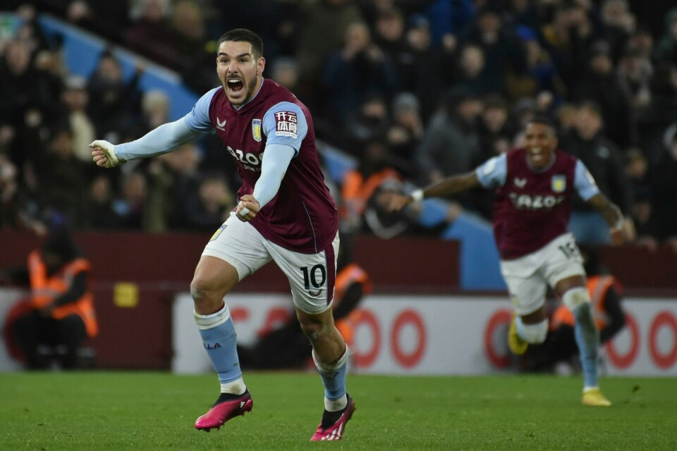 Emiliano Buendía jubler etter å ha scoret det som ble Aston Villas vinnermål mot Leeds. Emiliano Buendía jubler etter å ha scoret det som ble Aston Villas vinnermål mot Leeds. Foto: Rui Vieira, AP / NTB