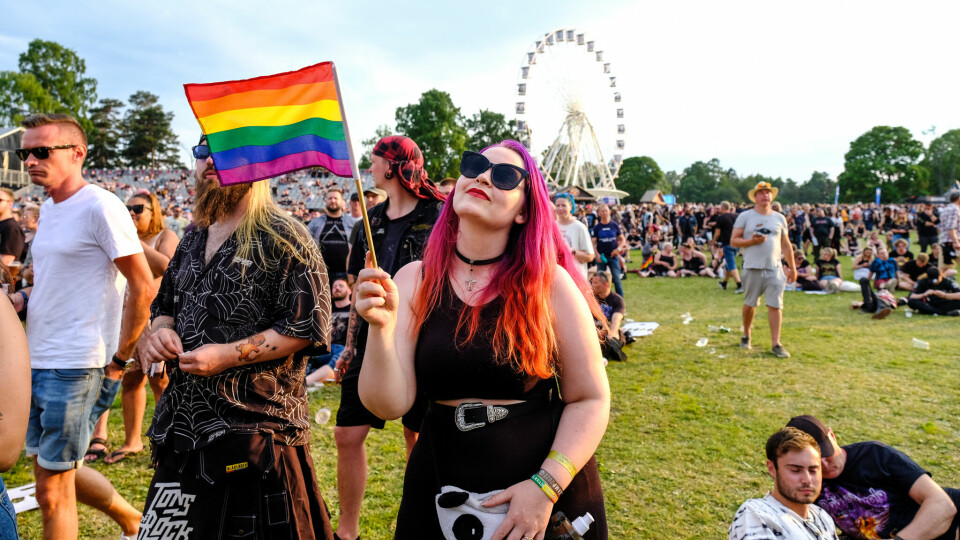Prideflaggene var mange under Tons of Rock lørdag, en dag som var tung for mange i all gleden festivalen hadde å by på. Tons of Rock
