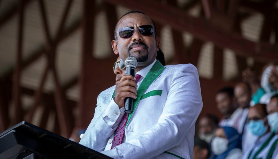Etiopias statsminister Abiy Ahmeds regjering og myndigheter fra landets Tigray-region har inngått en fredsavtale som man nå håper lar seg gjennomføre. Men roen har ikke senket seg over landet. Oromia-regionen virker mer og mer ustabil, med kamper mellom to etniske grupper og påstander om massakre. Etiopias statsminister Abiy Ahmeds regjering og myndigheter fra landets Tigray-region har inngått en fredsavtale som man nå håper lar seg gjennomføre. Men roen har ikke senket seg over landet. Oromia-regionen virker mer og mer ustabil, med kamper mellom to etniske grupper og påstander om massakre. Foto: AP / NTB