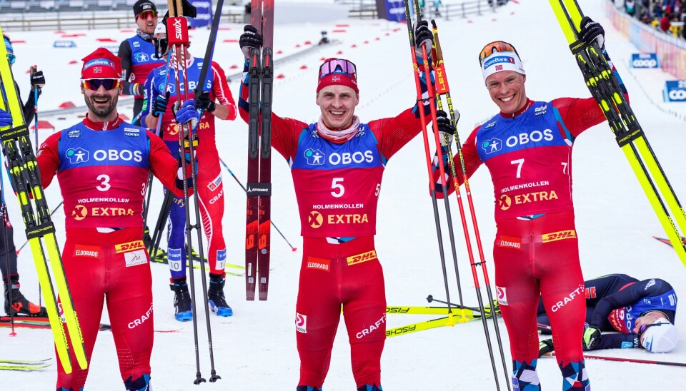 VM-vrakede Simen Hegstad Krüger (midten) vant femmila på hjemmebane i Holmenkollen lørdag, foran klubbkompis Hans Christer Holund (t.v.) og Martin Løwstrøm Nyenget (t.h.) VM-vrakede Simen Hegstad Krüger (midten) vant femmila på hjemmebane i Holmenkollen lørdag, foran klubbkompis Hans Christer Holund (t.v.) og Martin Løwstrøm Nyenget (t.h.)