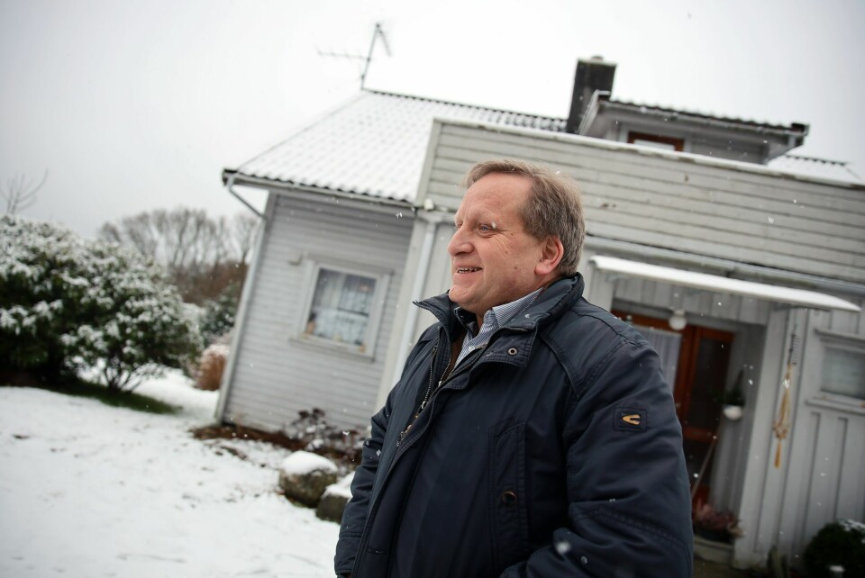 Tore Andreas Haaland foran det nå ubebodde våningshuset på gården i Dronningåsen. Tore Andreas Haaland foran det nå ubebodde våningshuset på gården i Dronningåsen.