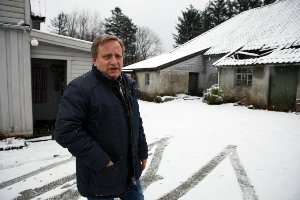 Låven på tomten i Dronningåsen skal etter planen rehabiliteres. Tore Andreas Haaland representerer eierne. Låven på tomten i Dronningåsen skal etter planen rehabiliteres.