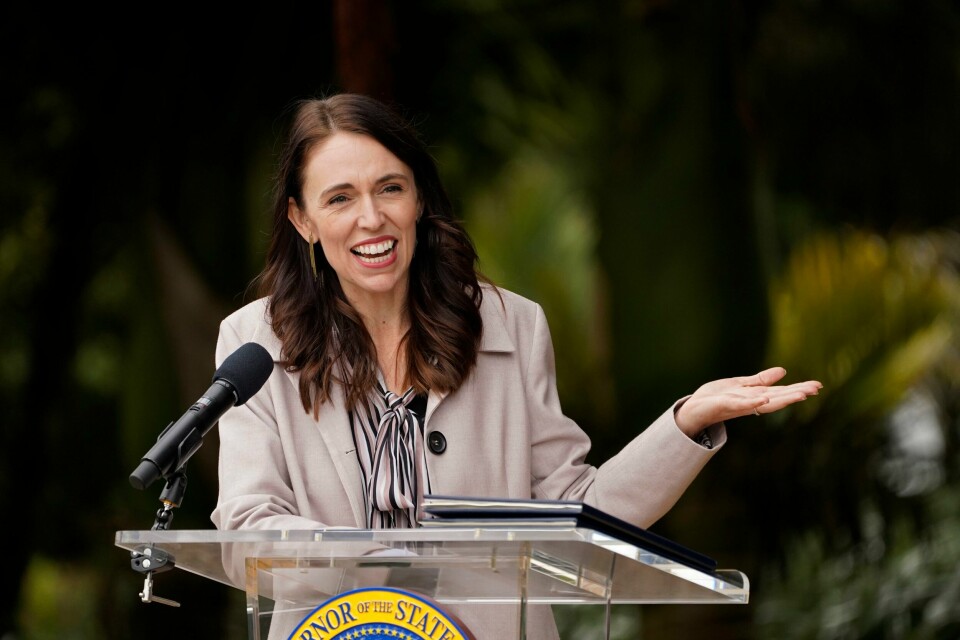 New Zealands statsminister Jacinda Ardern har kunngjort at hun vil gå av i februar. New Zealands statsminister Jacinda Ardern har kunngjort at hun vil gå av i februar. Foto: Eric Risberg / AP/ NTB