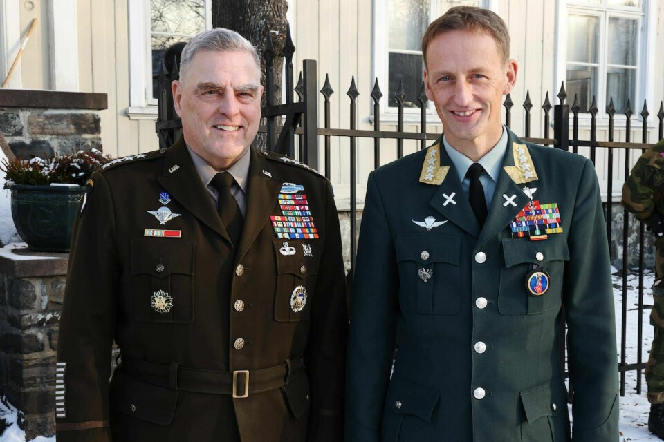 Lørdag var Norge vert for et møte som den amerikanske forsvarssjefen general Mark Milley ledet. Her står han sammen med forsvarssjef Eirik Kristoffersen i forbindelse med møtet Lørdag var Norge vert for et møte som den amerikanske forsvarssjefen general Mark Milley ledet. Her står han sammen med forsvarssjef Eirik Kristoffersen i forbindelse med møtet. Foto: Torbjørn Kjosvold / Forsvaret / NTB