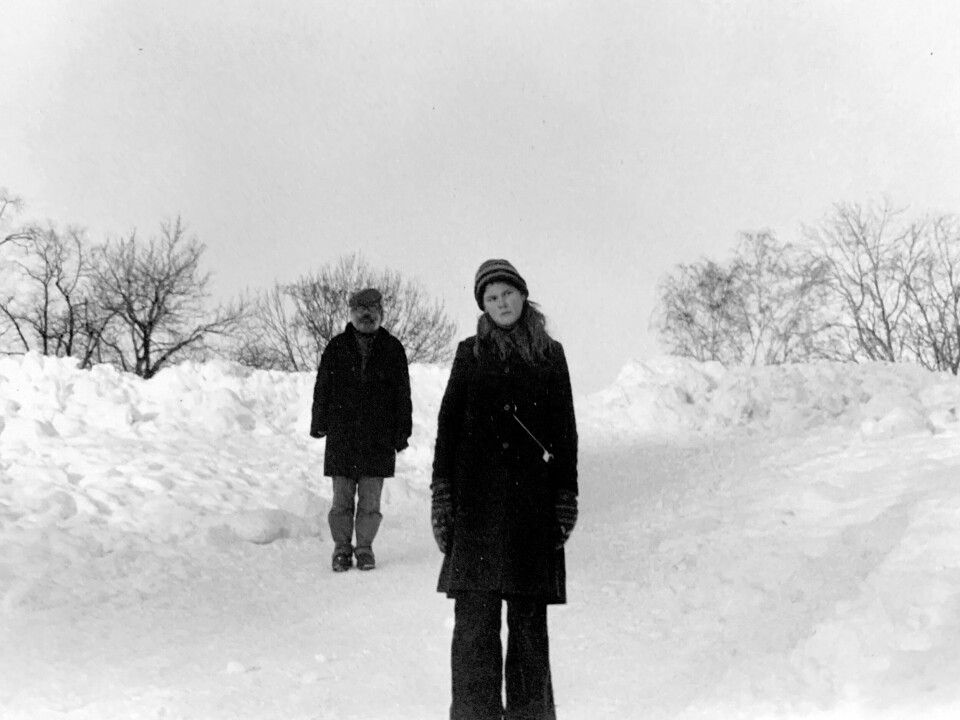 Lene og Arnljot Berg, 1977 - faren holdt fotokurs for Lene og en venninne, forteller hun Lene og Arnljot Berg, 1977 - faren holdt fotokurs for Lene og en venninne, forteller hun
