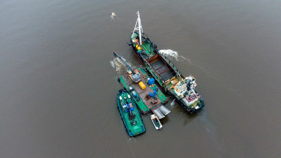 Dronefoto av prøvemudringen i Borg havn i fjor høst. Dronefoto av mudringen i Borg Havn.