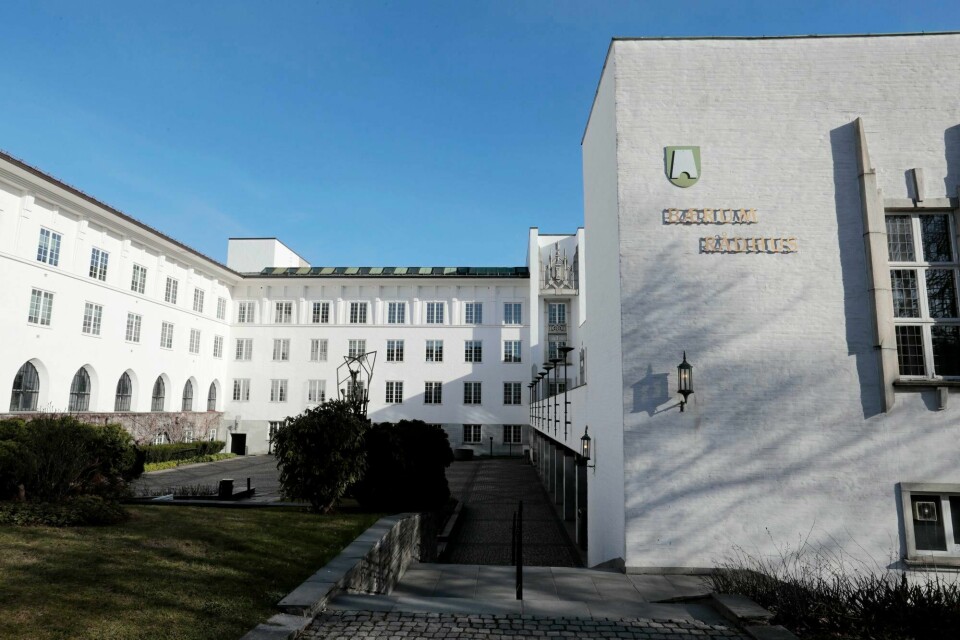 Bærum kommune vil gjennomgå sine rutiner etter at en kvinne i 70-årene ble funnet død i sitt hjem i Bærum etter å ikke ha fått hjelp av hjemmetjenesten på ti dager. Bærum kommune vil gjennomgå sine rutiner etter at en kvinne i 70-årene ble funnet død i sitt hjem i Bærum etter å ikke ha fått hjelp av hjemmetjenesten på ti dager.