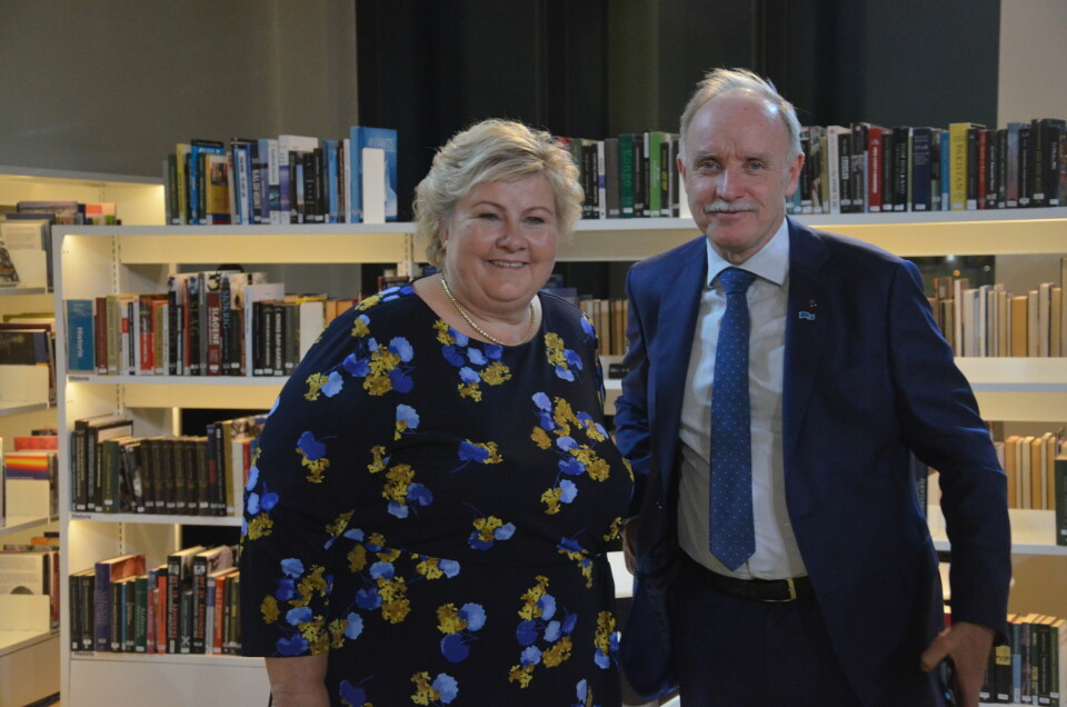 Erna Solberg og Sture Pedersen var begge deltakere under en debatt i Stormen bibliotek i Bodø høsten 2022, der blant annet demografiutfordringer ble diskutert. Erna Solberg og Sture Pedersen, Høyre. Debatt, Stormen - september 2022.