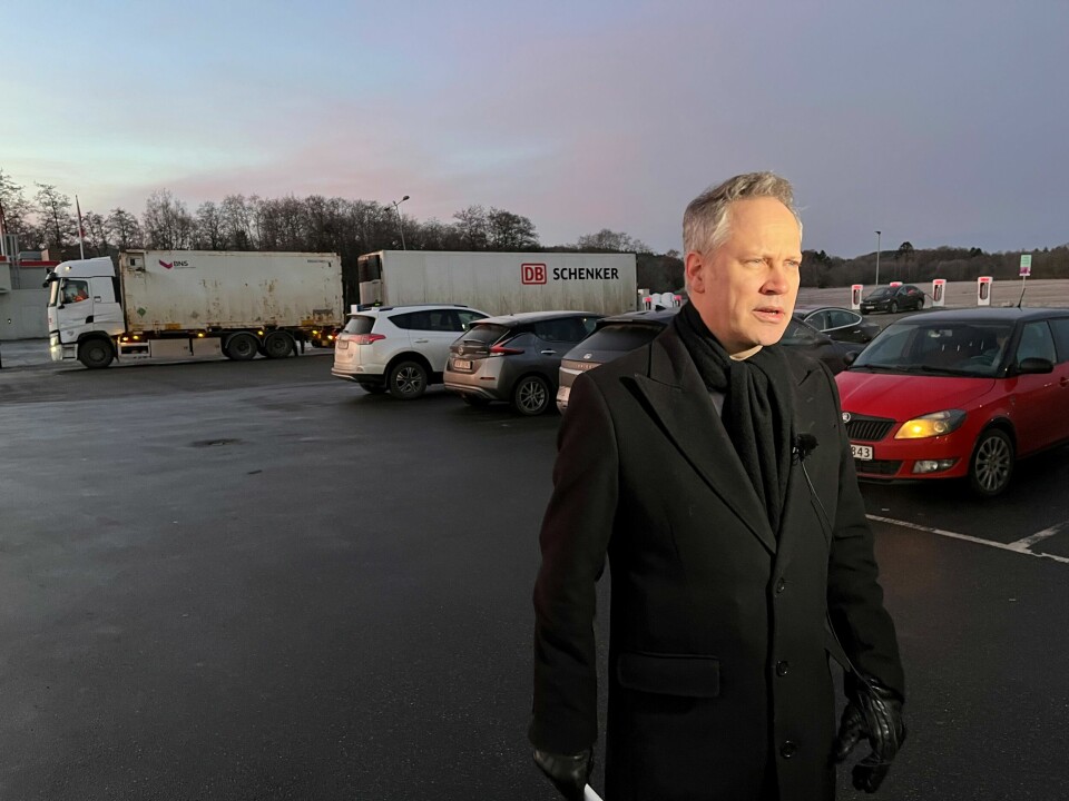 Samferdselsminister Jon-Ivar Nygård var på Solli i Sarpsborg fredag, for å bringe nyheten om at den neste fasen av Bypakke Nedre Glomma nå skal behandles av Stortinget. Samferdselsminister Jon-Ivar Nygård var på Solli i Sarpsborg fredag, for å bringe nyheten om at den neste fasen av Bypakke Nedre Glomma nå skal behandles av Stortinget.