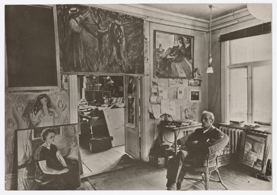 Foto av Edvard Munch i stuen på Ekely 1943, vist under utstillingen «Skygger» da det nye Munchmuseet åpnet. Edvard Munch