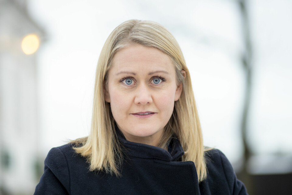 Astrid Bergmål, statssekretær i justis og beredskapsdepartementet sier at nye tiltak som skal sike barna vil bli presentert så snart de er klare. Statssekretær Astrid Bergmål (Ap) sier det tok tid å få gjennomført rettslige og sikkerhetsmessige avklaringer før regjeringen kunne ta beslutning om å ta imot sårede ukrainske soldater. Foto: Heiko Junge / NTB