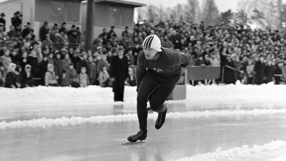 Finn Hodt tok sølv på 500 meter under EM på skøyter i 1953 på Hamar stadion, den 31. januar. Han hadde vært min fars trener i Drammens Skøiteklub. Byhistorie skøytebanen i drammen