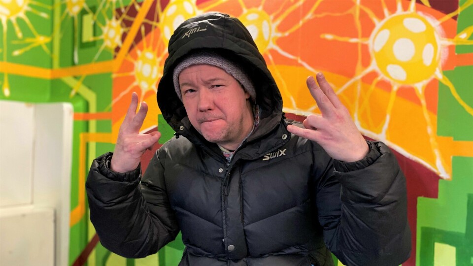 Stian Neple tilbake på st. Croix-huset i Fredrikstad, der han tilbrakte mye av ungdomstida. Stian Neple, bedre kjent som hiphop-artisten Ubåt fra blant annet Pen Jakke i forbindelse med slipp av Fredsminister Del 1, det første av to dobbeltalbum som etter planen skal bli hans siste utgivelser som rapper.