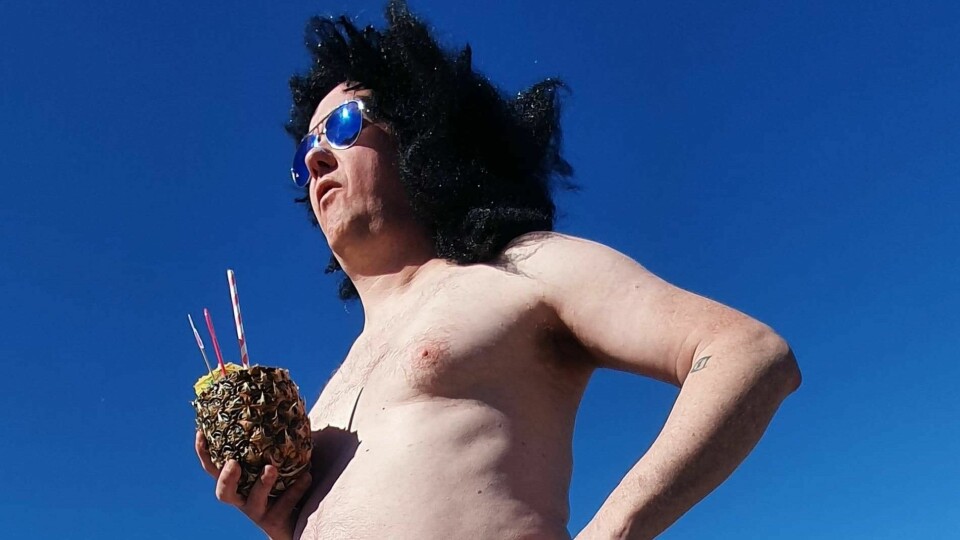I 2021 kom Ubåt og co. med en humoristisk utfordrer i kampen om årets sommerhit. Her fra musikkvideoen til «Den norske sommerkroppen». Stian Neple, bedre kjent under artistnavnet Ubåt, under innspilling av musikkvideo til låta 'Den norske sommerkroppen'.
