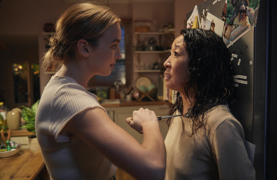 Action-serien «Killing Eve» fra BBC med Jodie Comer og Sandra Oh i hovedrollene som leiemorderen Villanelle og MI5-agenten Eve Polastri. Er å se i fire sesonger på HBO Max. Action-serien «Killing Eve» fra BBC med Jodie Comer og Sandra Oh i hovedrollene som leiemorderen Villanelle og MI5-agenten Eve Polastri. Er å se i fire sesonger på HBO Max.