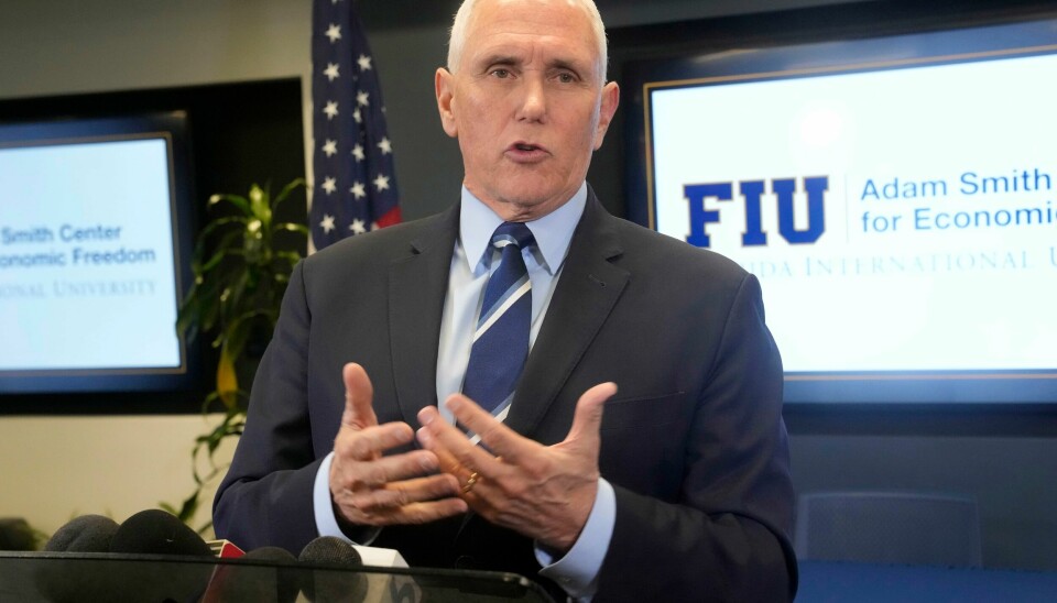 Tidligere visepresident Mike Pence har sagt at han tar ansvaret for at graderte dokumenter befant seg hjemme hos ham. Nå kommer trolig FBI til å ransake boligen for å lete etter mer gradert materiale. Tidligere visepresident Mike Pence har sagt at han tar ansvaret for at graderte dokumenter befant seg hjemme hos ham. Nå kommer trolig FBI til å ransake boligen for å lete etter mer gradert materiale. Foto: Marta Lavandier / AP / NTB