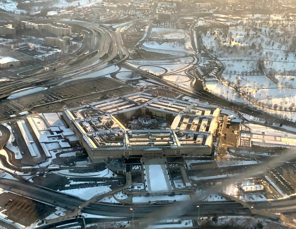 Det amerikanske forsvarsdepartementet Pentagon overvåker spionballongen som er observert i amerikansk luftrom. Et bilde av Pentagon i Washington DC.
