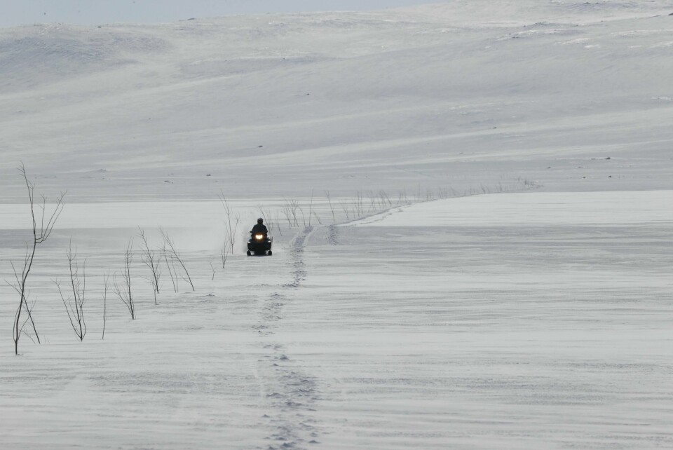 Illustrasjonsfoto. Hardangervidda 20200410. Stille på Hardangervidda, her en enslig snøscooter. Hvor det så si er helt folketomt på grunn av nedstengningen av Norge. Tiltakene som regjeringen har kommet med vil vare over påsken.Foto: Ørn E. Borgen / NTB scanpix