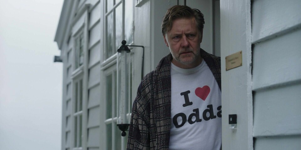 Amerikanske strømmekunder kan snart få tilgang til Mads Ousdal i «R.I.P. Henry», når Viaplay lanseres i USA som ledd i den svenskeide strømmetjenestens internasjonale satsing. «R.I.P. Henry» er Mads Ousdals show, overbevisende som Oddas sureste mann og når Henry begynner å kjenne på sin egen sårbarhet.