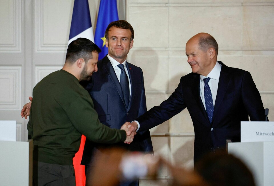 Volodymyr Zelensky møtte Tysklands kansler Olaf Scholz og Frankrikes president Emmanuel Macron i Paris onsdag kveld. Volodymyr Zelensky møtte Tysklands kansler Olaf Scholz og Frankrikes president Emmanuel Macron i Paris onsdag kveld.