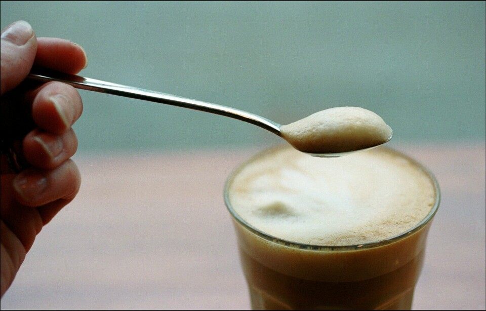 En ny dansk studie tyder på at kaffe med melk kan være helsefremmende. Espressokaffi fører til høgare kolesterol, og då særleg hos menn. Foto: Berit Roald / NTB