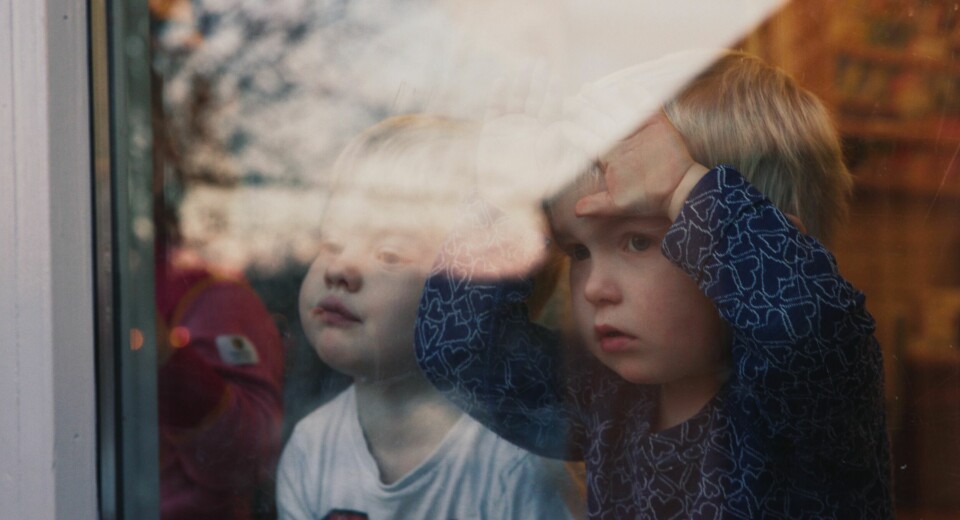 «Vi voksne har ikke, eller tar oss ikke, tid til å observere barna, slik vi har gjort i filmen», skriver Gunhild Westhagen Magnor. Bildet er hentet fra filmen «Store små mennesker», som følger 2 år gamle Balder og Haakon gjennom ett år i en kommunal barnehage. Stillbilde fra filmen «Store små mennesker», som følger 2 år gamle Balder og Haakon gjennom ett år i en kommunal barnehage.