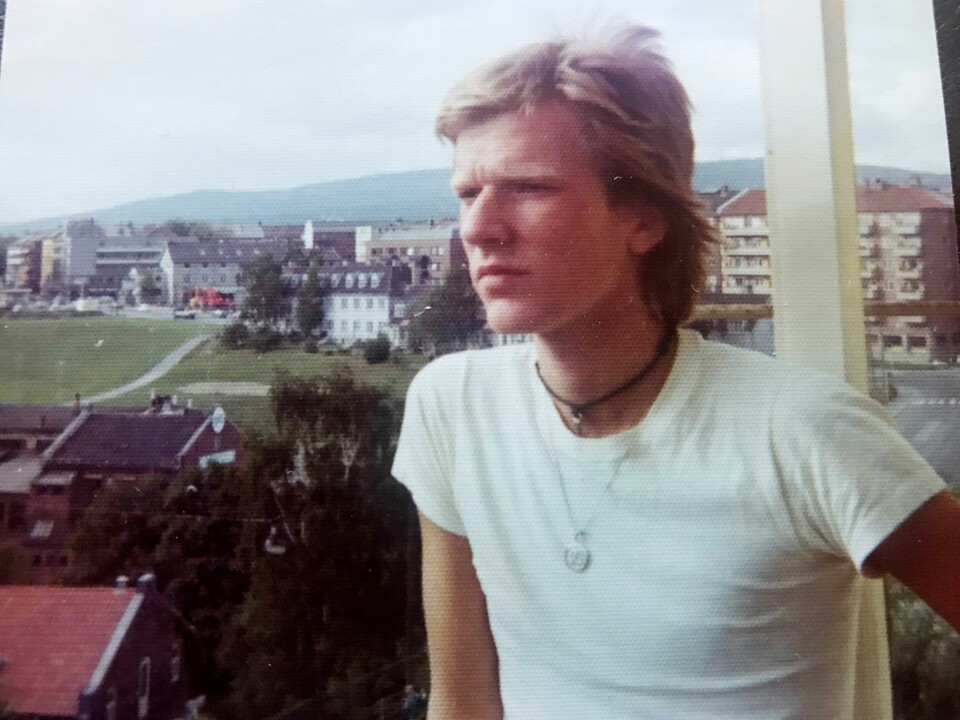 En ung og lovende Ingar på balkongen i Bentsebrugata på Torshov, med utsikt mot Sagene og Myraløkka. Ingar Helge Gimle