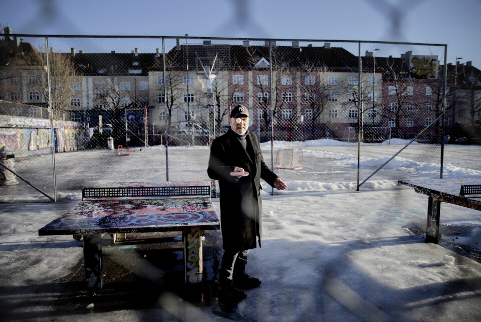 Østkantgutten begynte med tennis som 17-åring. – Jeg var for sent ute til å bli skikkelig god. Har ikke så mange meritter å vise til, sier Gimle. Men han har i hvert fall vunnet den lokale bordtennis-turneringen 'ILA open' i Iladalen. Ingar Helge Gimle