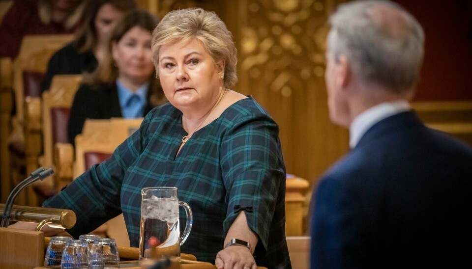 Det er ikke Erna Solberg og Høyre som sitter stille i båten. Det er statsminister Jonas Gahr Støre og regjeringen som kløner det til, skriver Heidi Nordby Lunde. Det er ikke Erna Solberg og Høyre som sitter stille i båten. Det er statsminister Jonas Gahr Støre og regjeringen som kløner det til, skriver Heidi Nordby Lunde