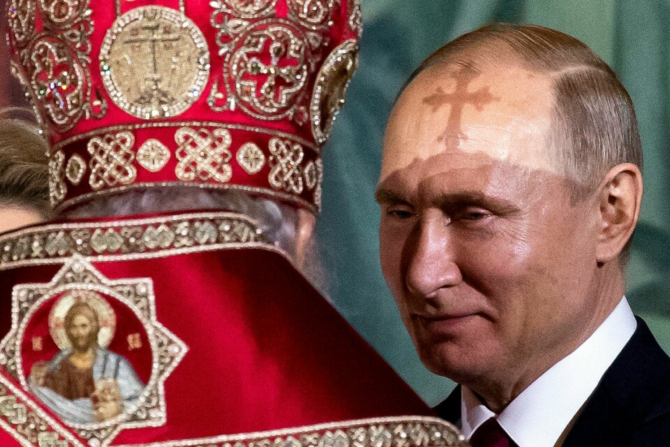 Patriark Kirill i Den russisk-ortodokse kirken har omtalt Putin-perioden som et resultat av «et Guds mirakel». Bildet viser Kirill og Vladimir Putin under en påskemesse i 2019. Patriark Kirill i Den russisk-ortodokse kirken har omtalt Putin-perioden som et resultat av «et Guds mirakel». Bildet viserKirill og Vladimir Putin under en påskemesse i 2019.