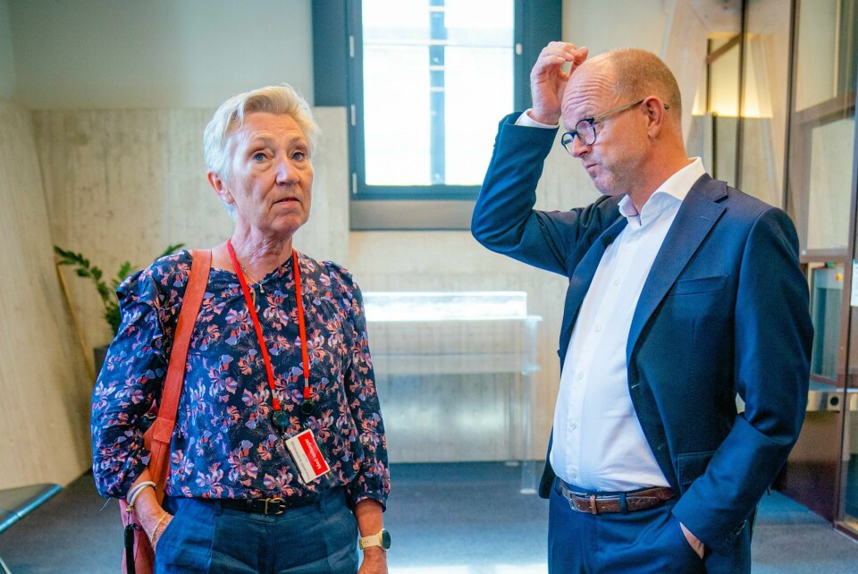 LO-leder Peggy Hessen Følsvik og NHO-sjef Ole Erik Almlid står steilt mot hverandre ved opptakten til årets lønnsoppgjør. LO-leder Peggy Hessen Følsvik brøt fredag samarbeidet med NHO og direktør Ole Erik Almlid. Få timer senere var de to topplederne i arbeidslivet på talefot igjen. Foto: Stian Lysberg Solum / NTB
