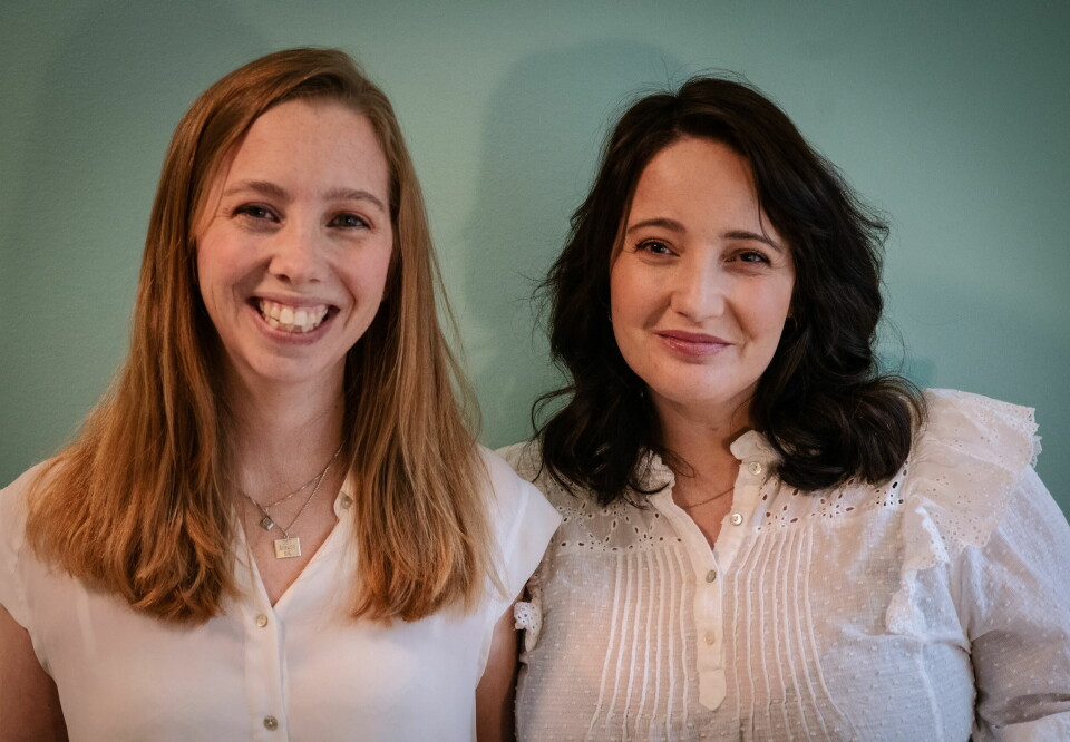Vil lære ungdom at penger gir deg frihet: Jenny Lund og Beate Engelschiøn. Vil lære ungdom at penger gir deg frihet: Jenny Lund og Beate Engelschiøn.