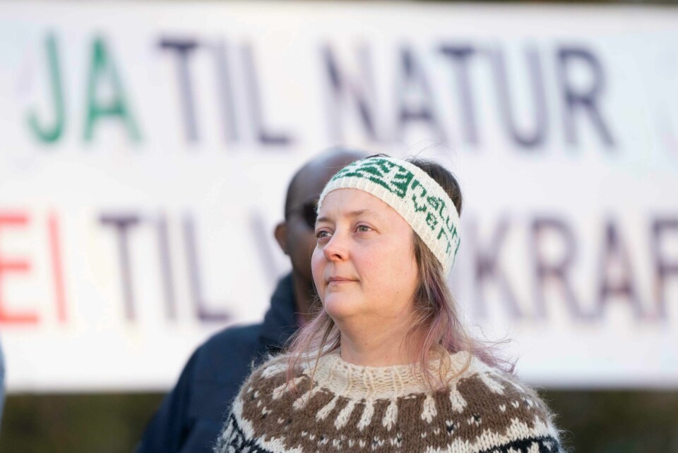– Dagens E6 er ikke en farlig vei, sier nestleder i Naturvernforbundet, Pernille Bonnevie Hansen. Hun mener den kan gjøres enda tryggere med relativt enkle grep. – Dagens E6 er ikke en farlig vei, sier nestleder i Naturvernforbundet, Pernille Bonnevie Hansen. Hun mener den kan gjøres enda tryggere med relativt enkle grep.