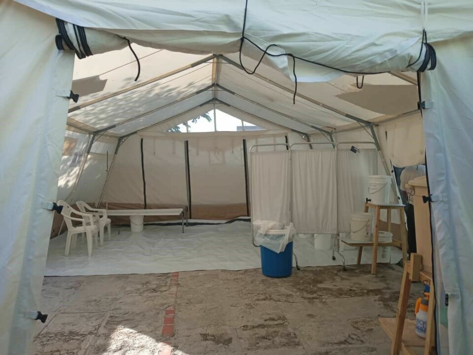 Fra den ene klinikken Leger Uten Grenser driver kolerabekjempelse i Haiti. Fra den ene klinikken Leger Uten Grenser driver kolerabekjempelse i Haiti.
