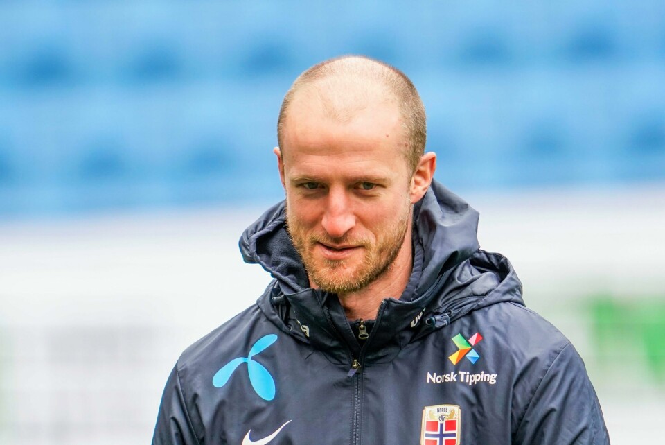 Brede Hangeland skal sammen med resten av mannsutvalget levere en rapport som tar for seg gutter og menns likestillingsutfordringer i Norge i dag. Brede Hangeland vikarierte for Ståle Solbakken på søndagens pressekonferanse og lokket med Erling Braut Haaland fra start i tirsdagens hjemmekamp mot 92.-rangerte Armenia. Foto: Lise Åserud / NTB