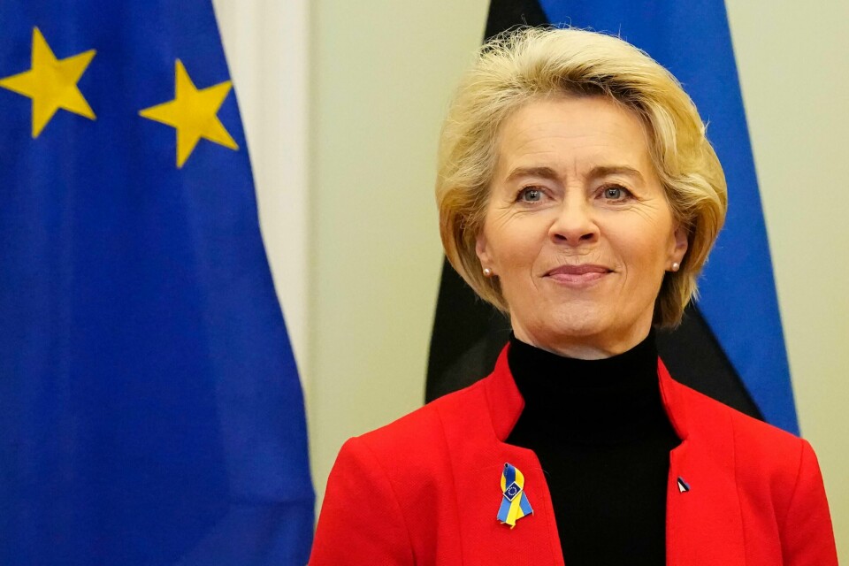Urusla von der Leyen reiser til London mandag med mål om å komme videre i forhandlingene om den såkalte Nord-Irland-protokollen. Urusla von der Leyen reiser til London mandag med mål om å komme videre i forhandlingene om den såkalte Nord-Irland-protokollen. Foto: Pavel Golovkin / AP / NTB