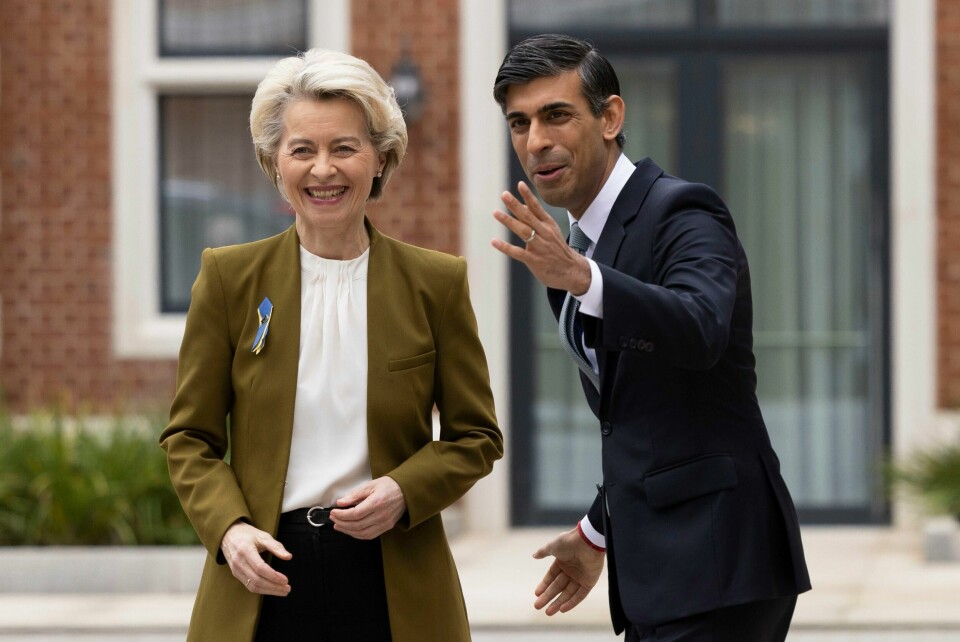 EU-kommisjonens leder Ursula von der Leyen og Storbritannias statsminister Rishi Sunak fotografert før møtet på Fairmont Hotel i Windsor i England mandag ettermiddag. EU-kommisjonens leder Ursula von der Leyen og Storbritannias statsminister Rishi Sunak fotografert før møtet på Fairmont Hotel i Windsor i England mandag ettermiddag. Foto: Dan Kitwood/Pool via AP / NTB