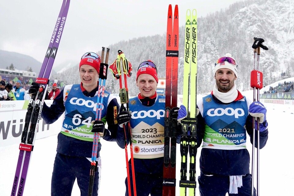 Harald Østberg Amundsen (t.v.), Simen Hegstad Krüger og Hans Christer Holund da Simen Hegstad Krüger vant dagens 15 km langrenn fri teknikk for menn under ski-VM 2023 i Planica, Slovenia. Harald Østberg Amundsen (t.v.), Simen Hegstad Krüger og Hans Christer Holund da Simen Hegstad Krüger vant dagens 15 km langrenn fri teknikk for menn under ski-VM 2023 i Planica, Slovenia. Foto: Heiko Junge / NTB