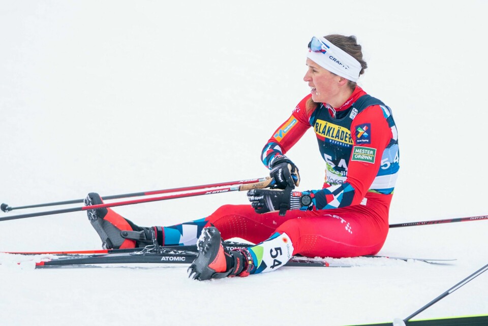 Tiril Udnes Weng med en pust i bakken etter tirsdagens 12.-plass på 10-kilometeren i VM i Planica. Tiril Udnes Weng med en pust i bakken etter tirsdagens 12.-plass på 10-kilometeren i VM i Planica. Foto: Terje Pedersen / NTB