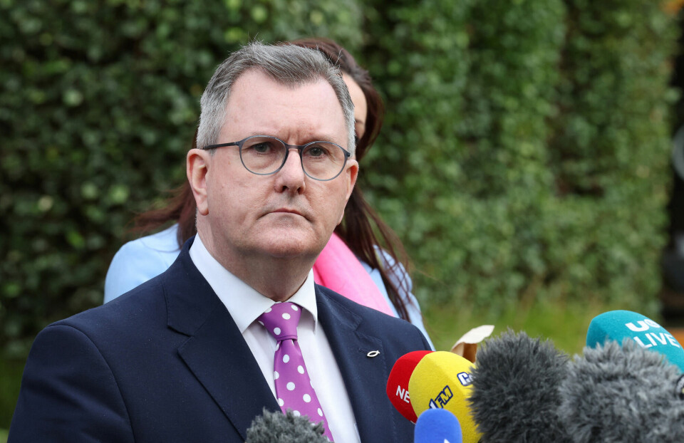 Det nordirske unionistpartiet DUP er viktig å overbevise dersom de nordirske selvstyreinstitusjonene skal komme i gang igjen. Her er DUP-leder Jeffrey Donaldson. Det nordirske unionistpartiet DUP er viktig å overbevise dersom de nordirske selvstyreinstitusjonene skal komme i gang igjen. Her er DUP-leder Jeffrey Donaldson.