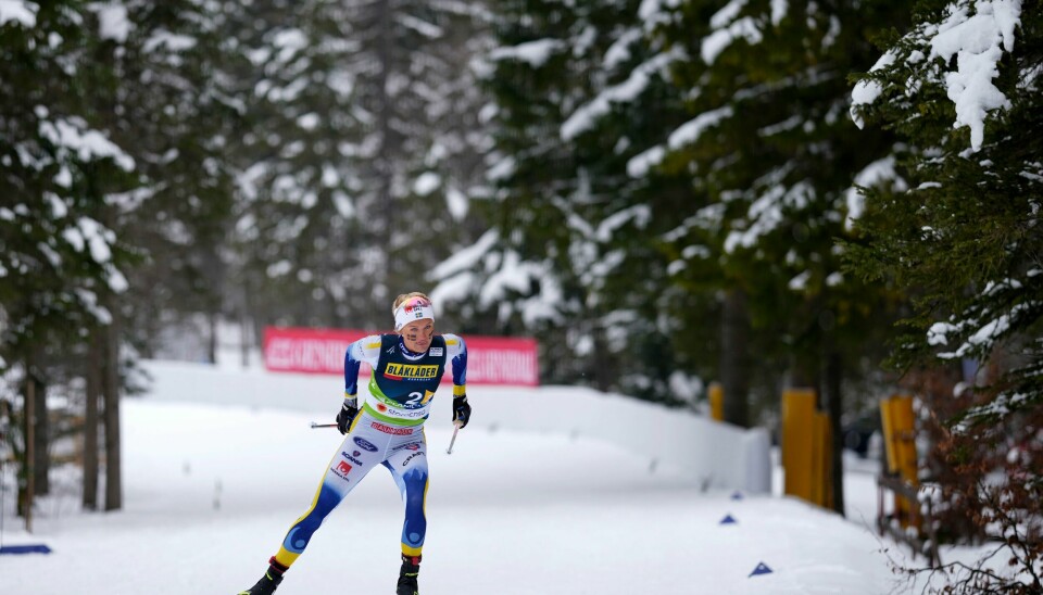 Frida Karlsson ble fragått av Ingvild Flugstad Østberg på torsdagens stafett i ski-VM i Planica. Hun mente hun hadde dårlige ski. Frida Karlsson ble fragått av Ingvild Flugstad Østberg på torsdagens stafett i ski-VM i Planica. Hun mente hun hadde dårlige ski. Foto: AP / Matthias Schrader / NTB.