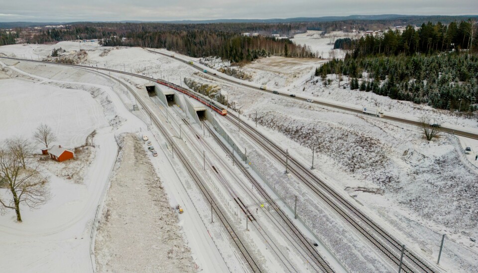 Blixtunnelen på Follobanen er mandag morgen stengt etter at et tog som sperrer sporet i tunnelen. Blixtunnelen på Follobanen er mandag morgen stengt etter at et tog som sperrer sporet i tunnelen. Foto: Stian Lysberg Solum / NTB